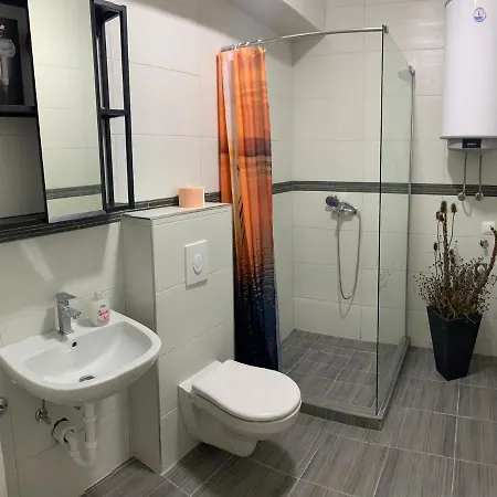 Zig-zag Apartment